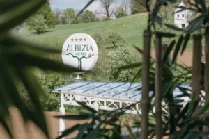albizia-aussen albizia-aussen